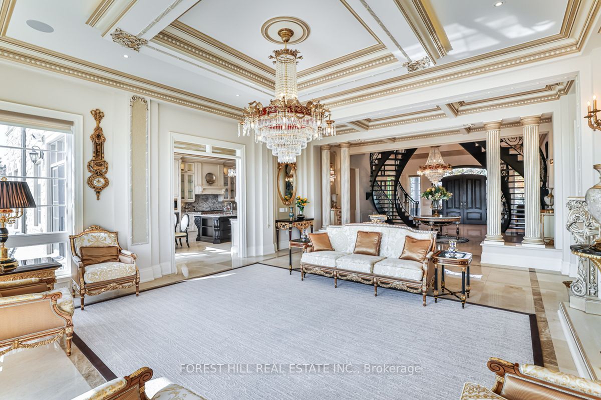 45 Kensington Dr
