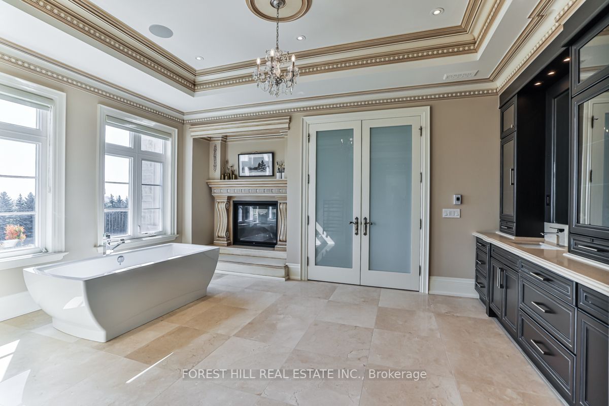 45 Kensington Dr