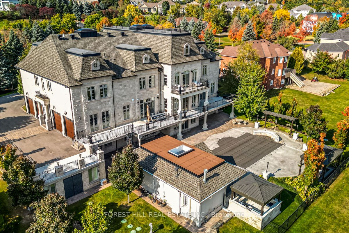 45 Kensington Dr