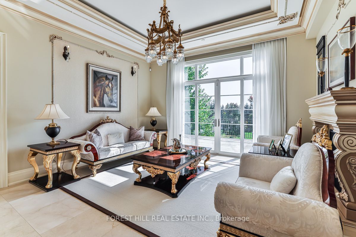 45 Kensington Dr