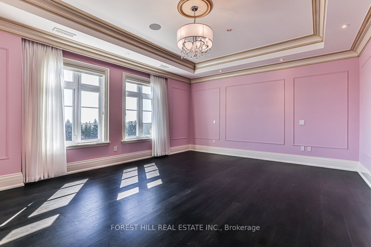 45 Kensington Dr
