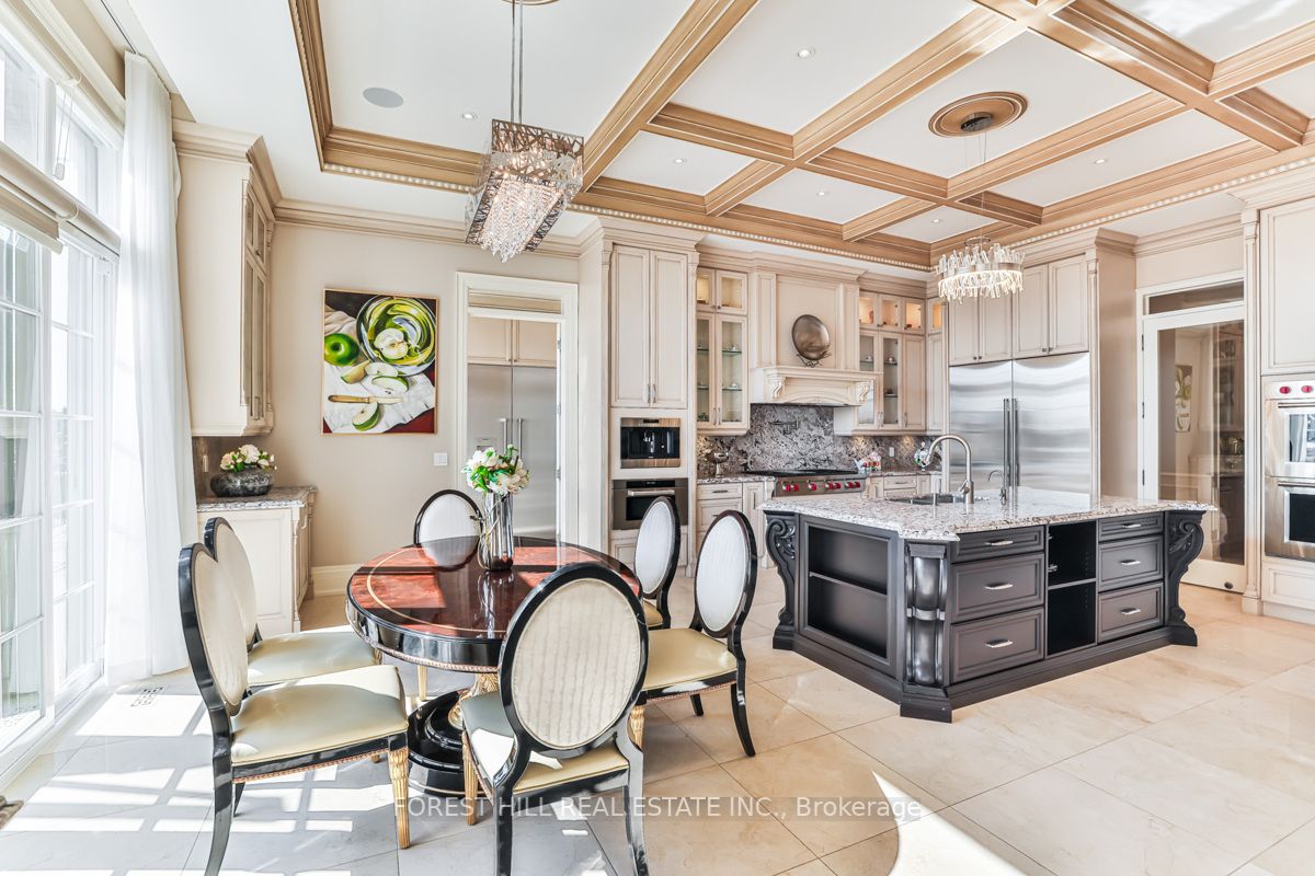45 Kensington Dr