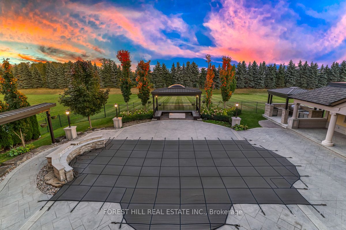 45 Kensington Dr