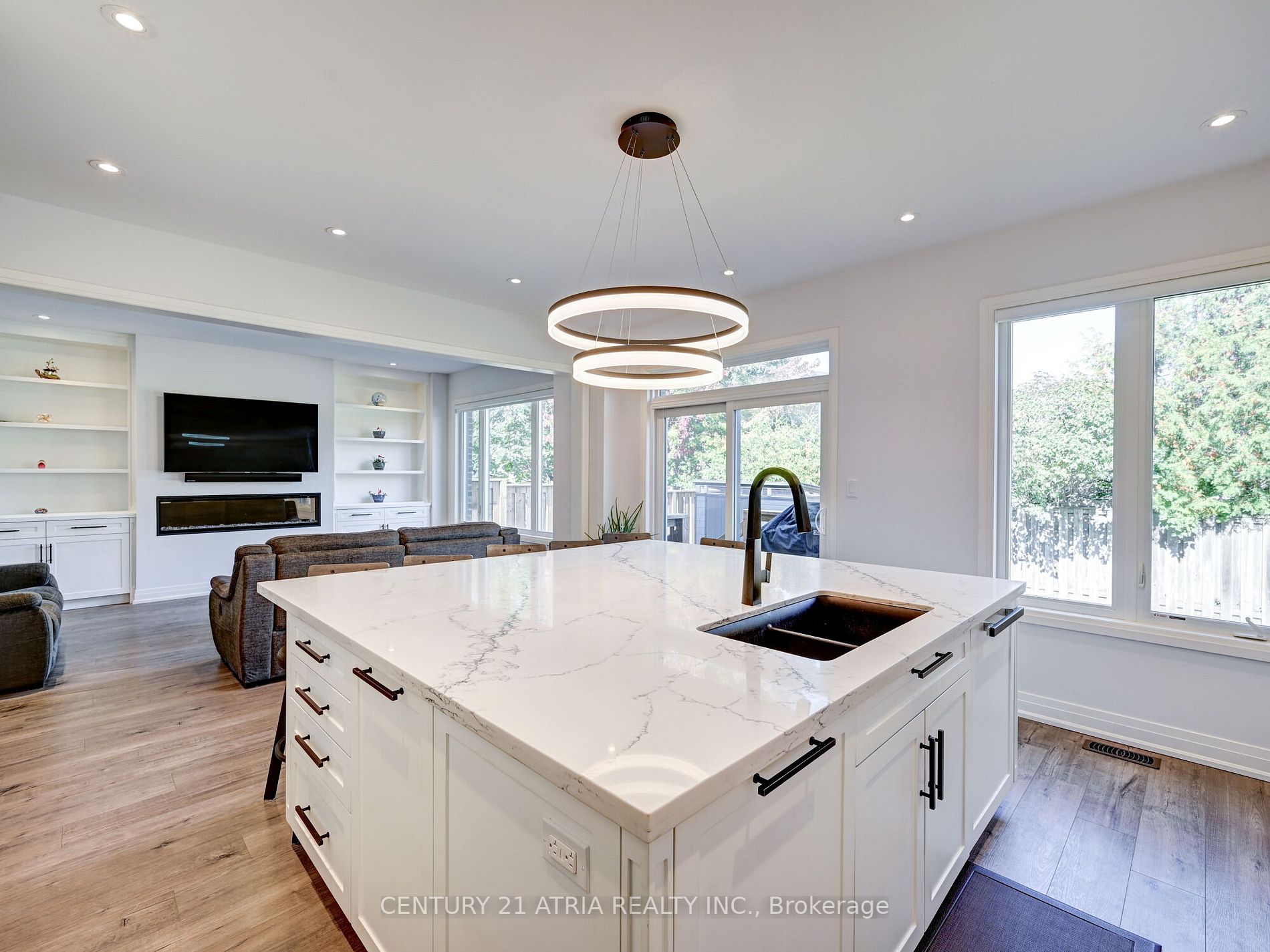 23 Low Boulevard