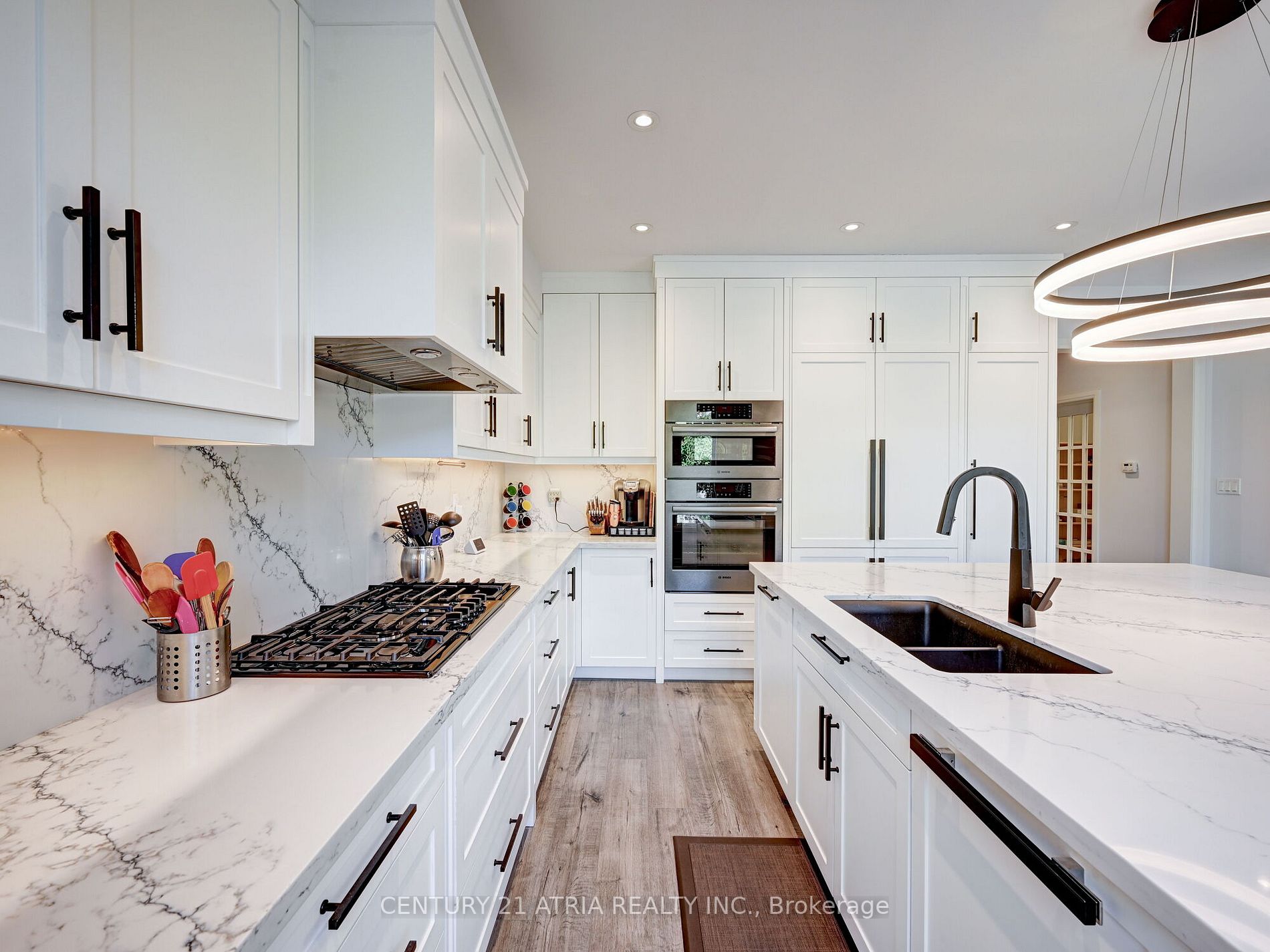 23 Low Boulevard