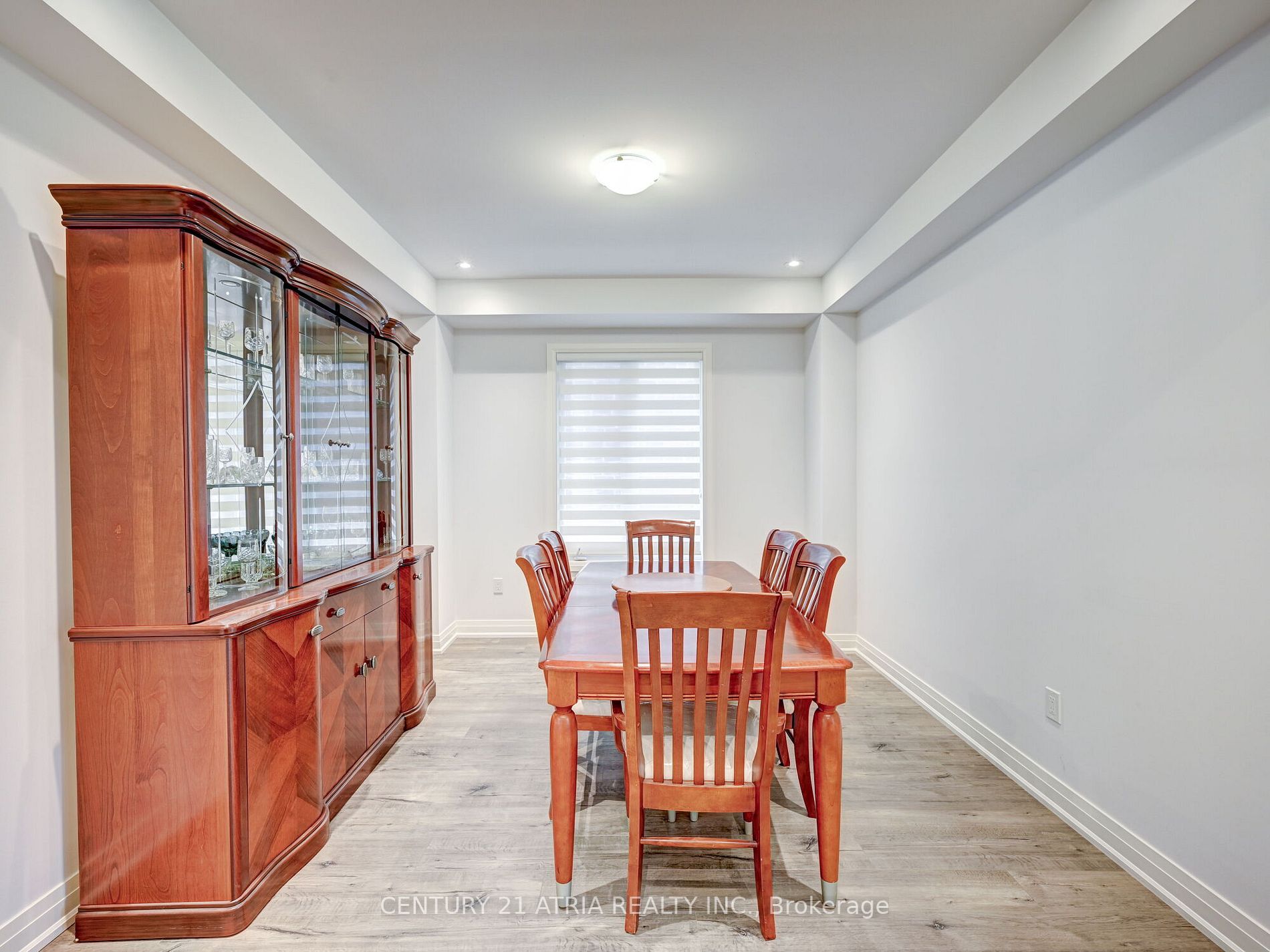 23 Low Boulevard
