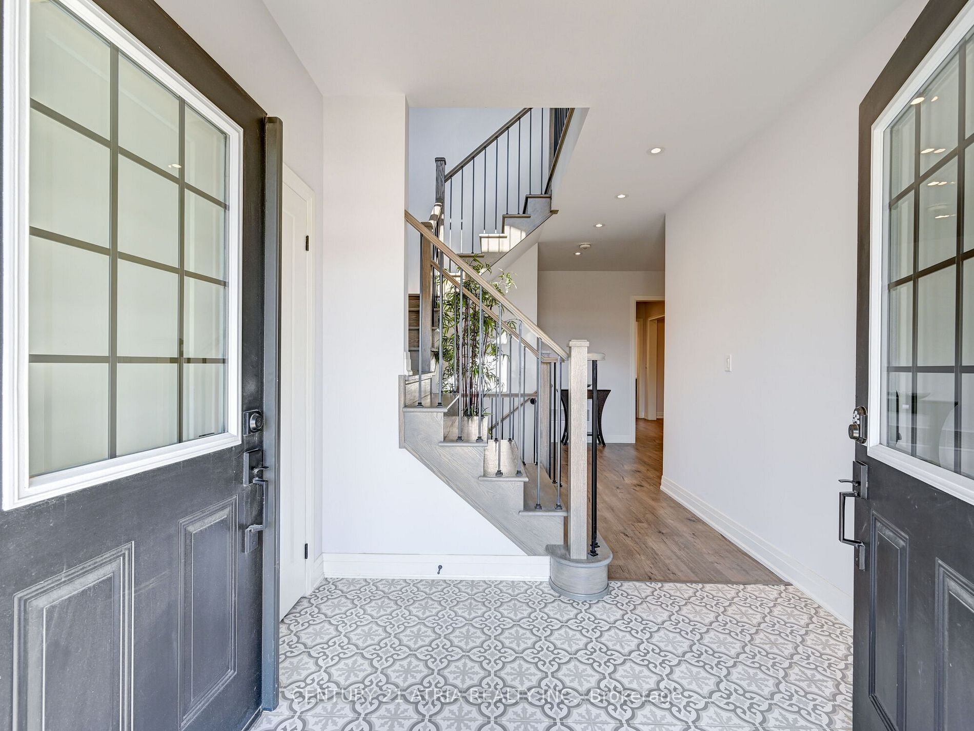 23 Low Boulevard