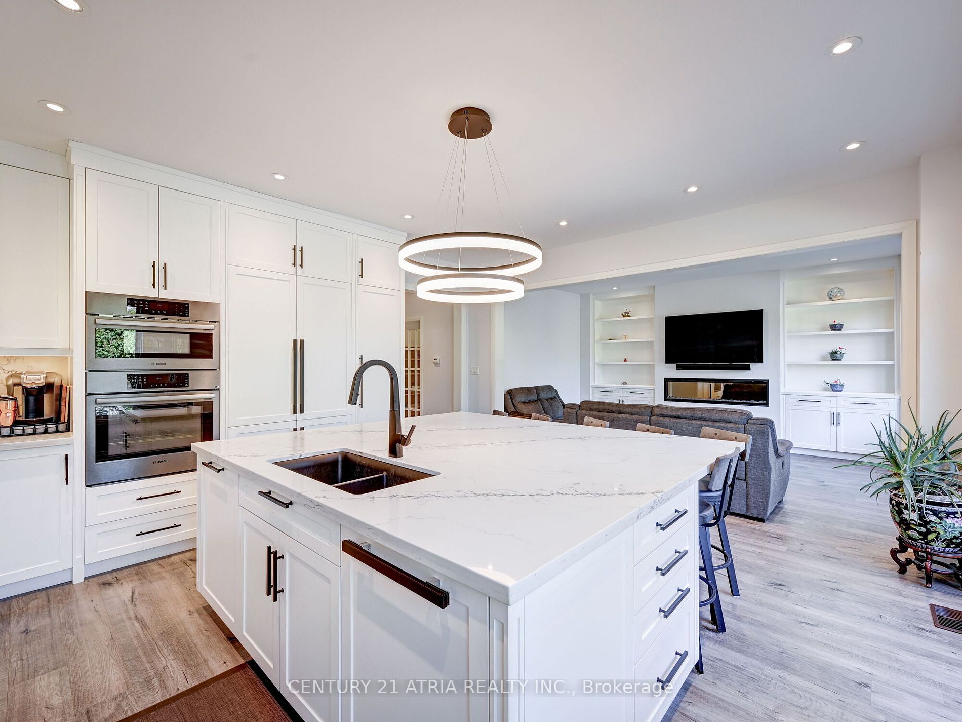 23 Low Boulevard