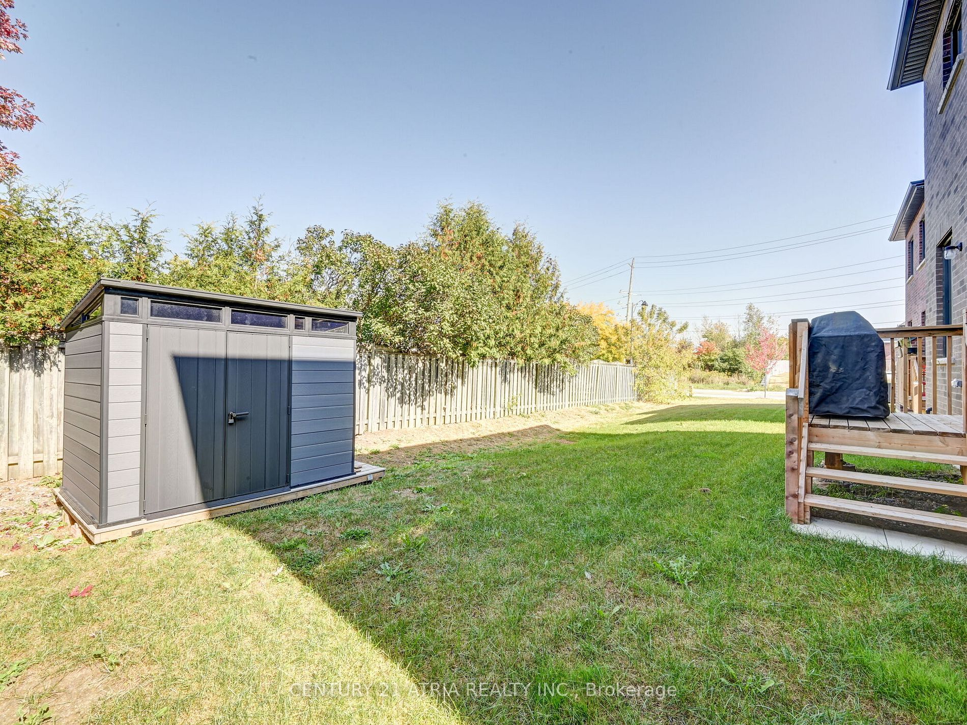 23 Low Boulevard
