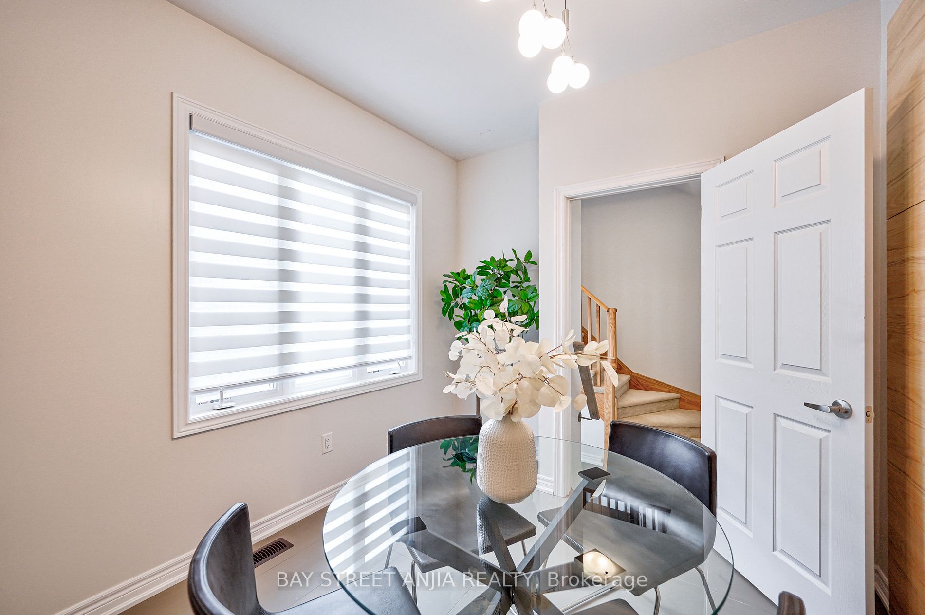 18 Waterleaf Rd