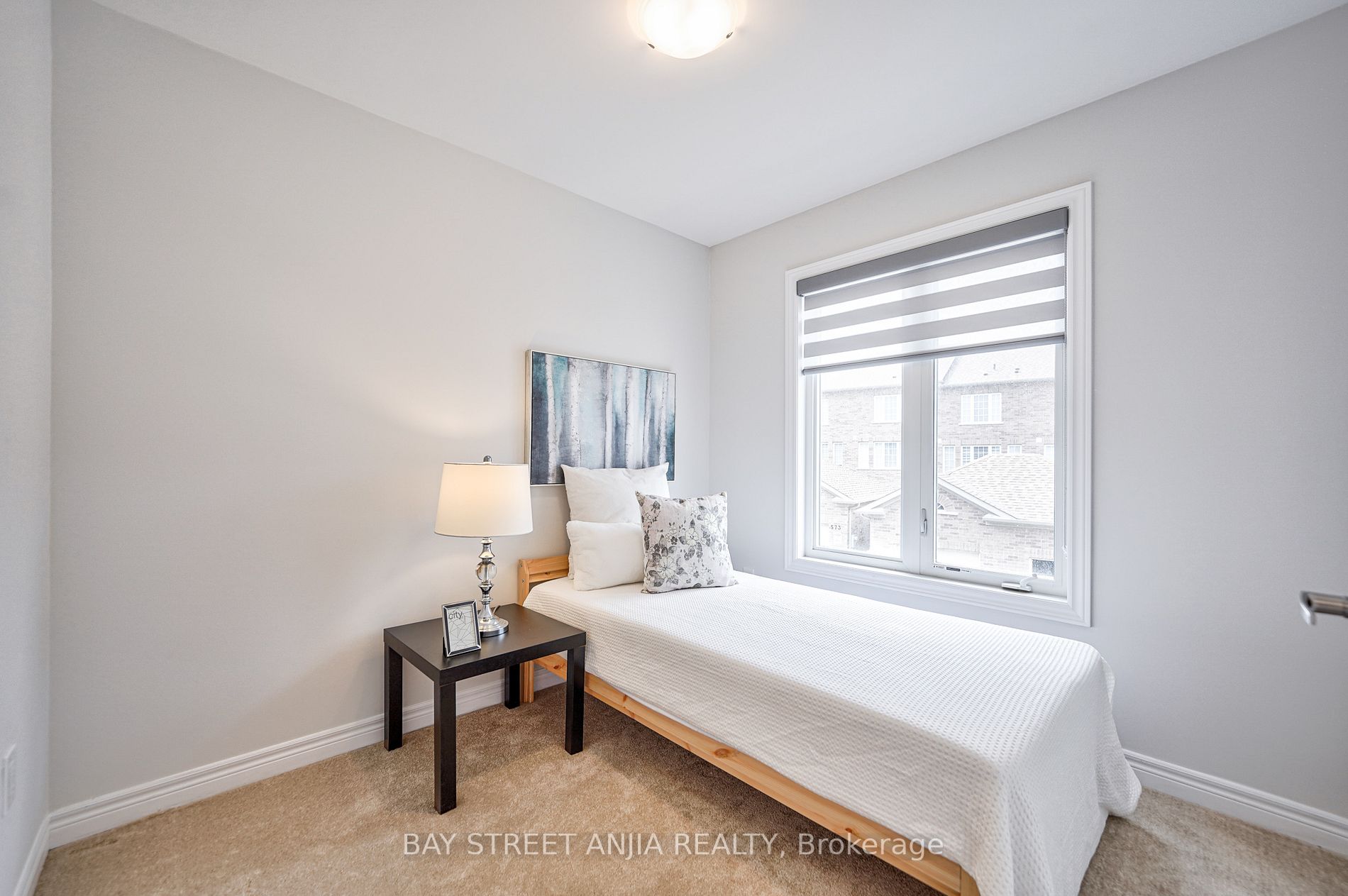 18 Waterleaf Rd