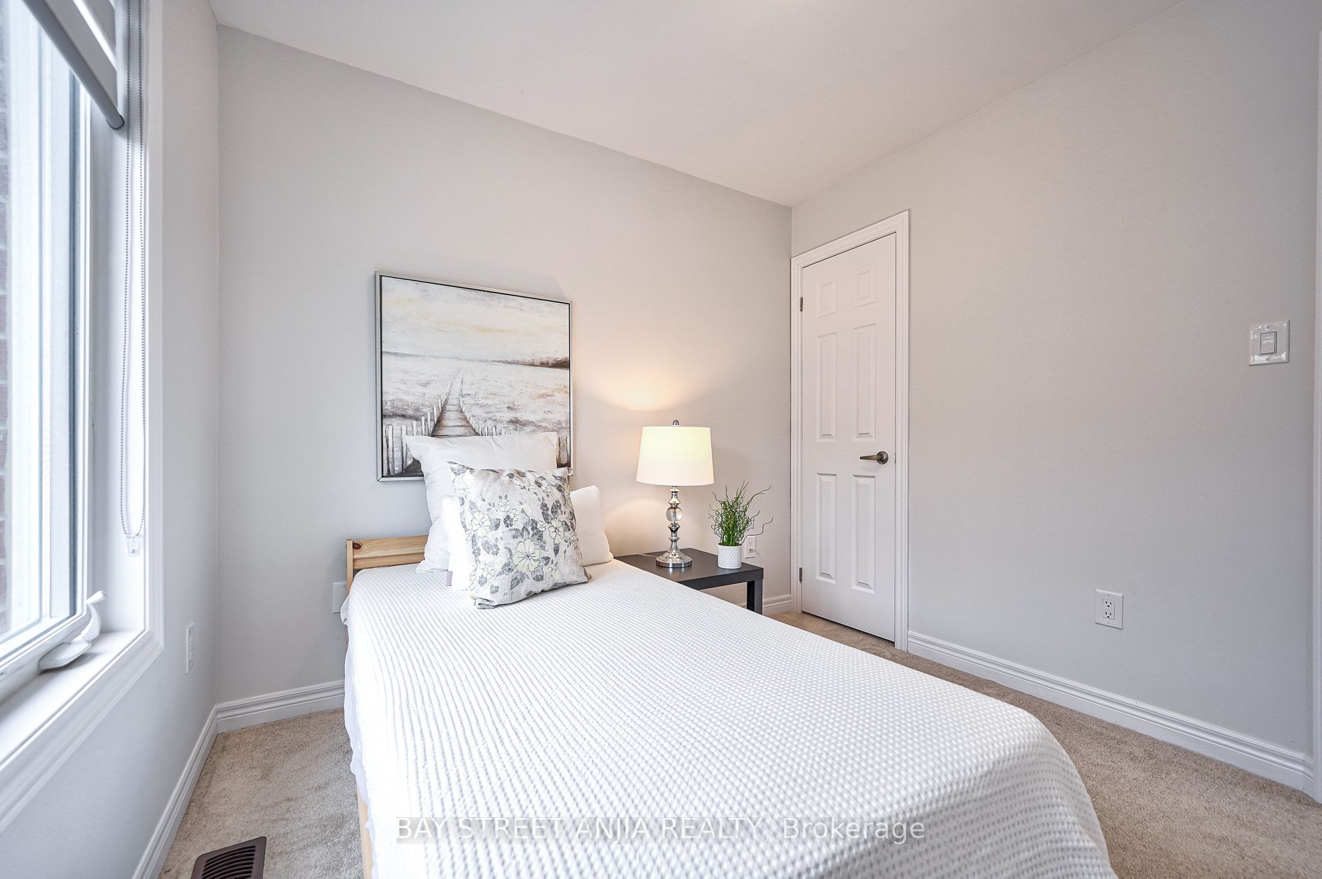 18 Waterleaf Rd