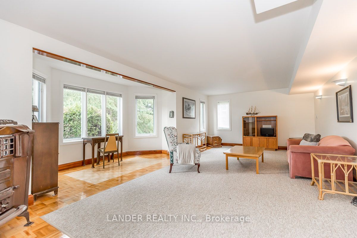227 Sharon Creek Dr