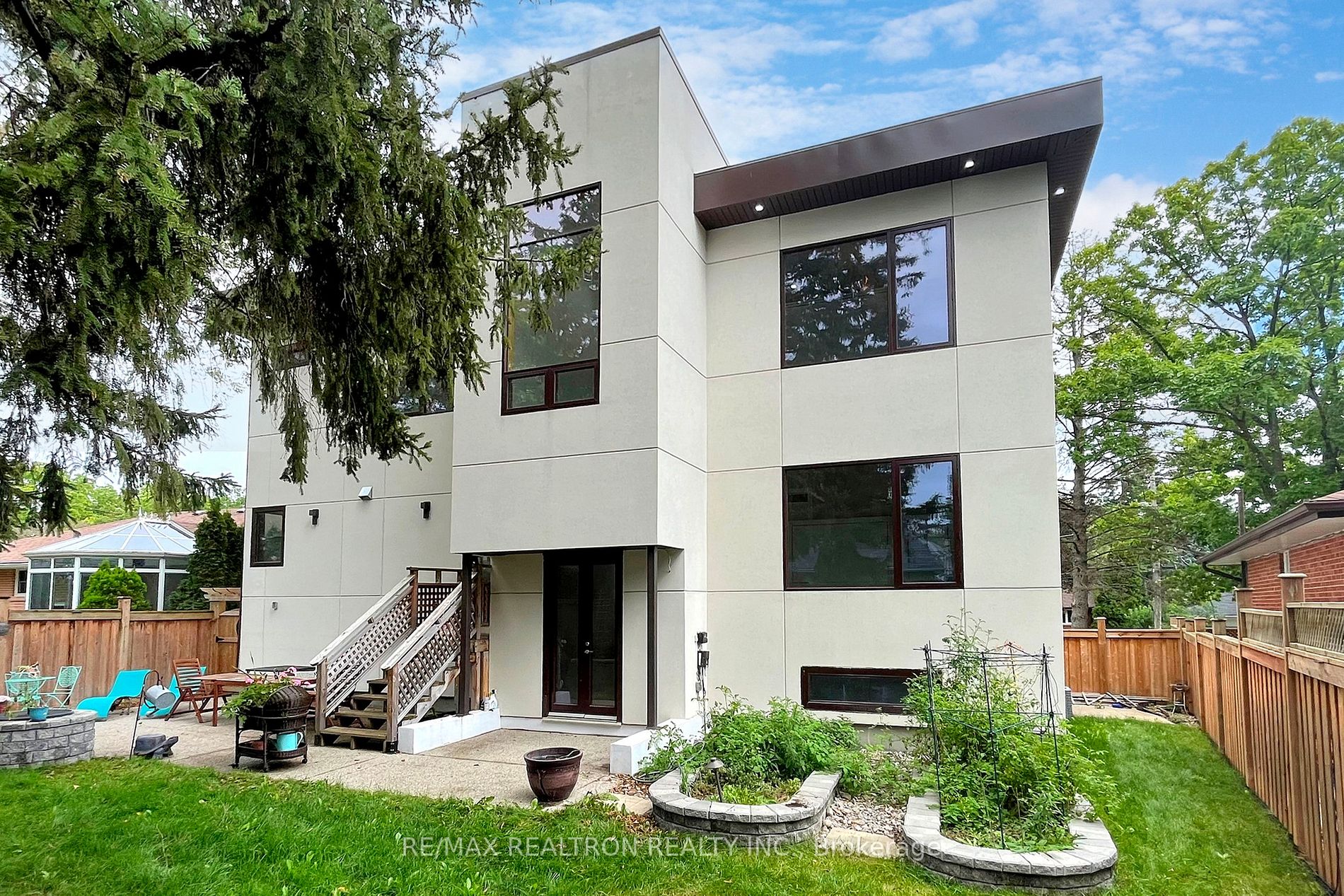 74 Leisure Lane