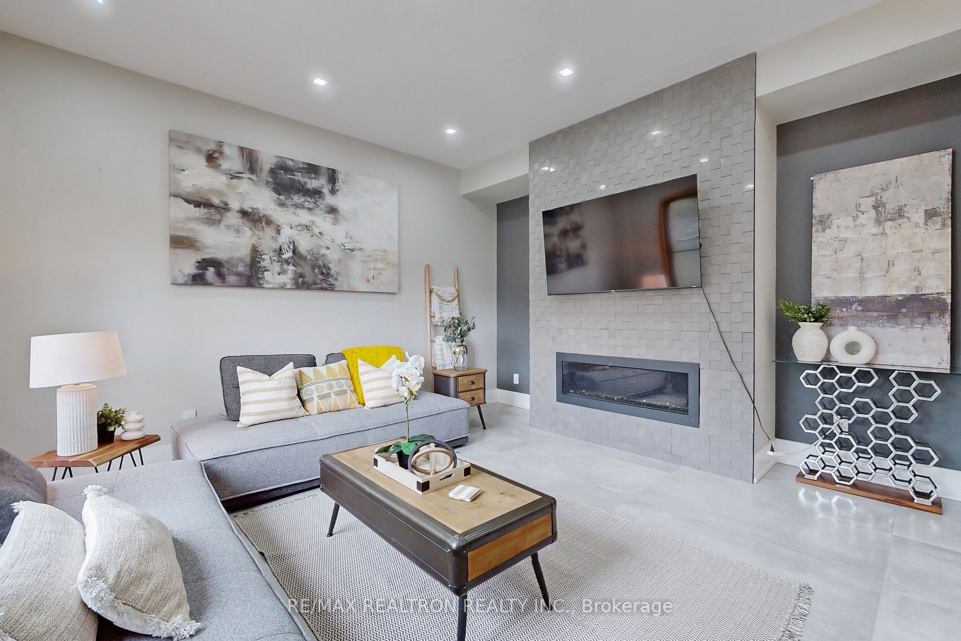 74 Leisure Lane