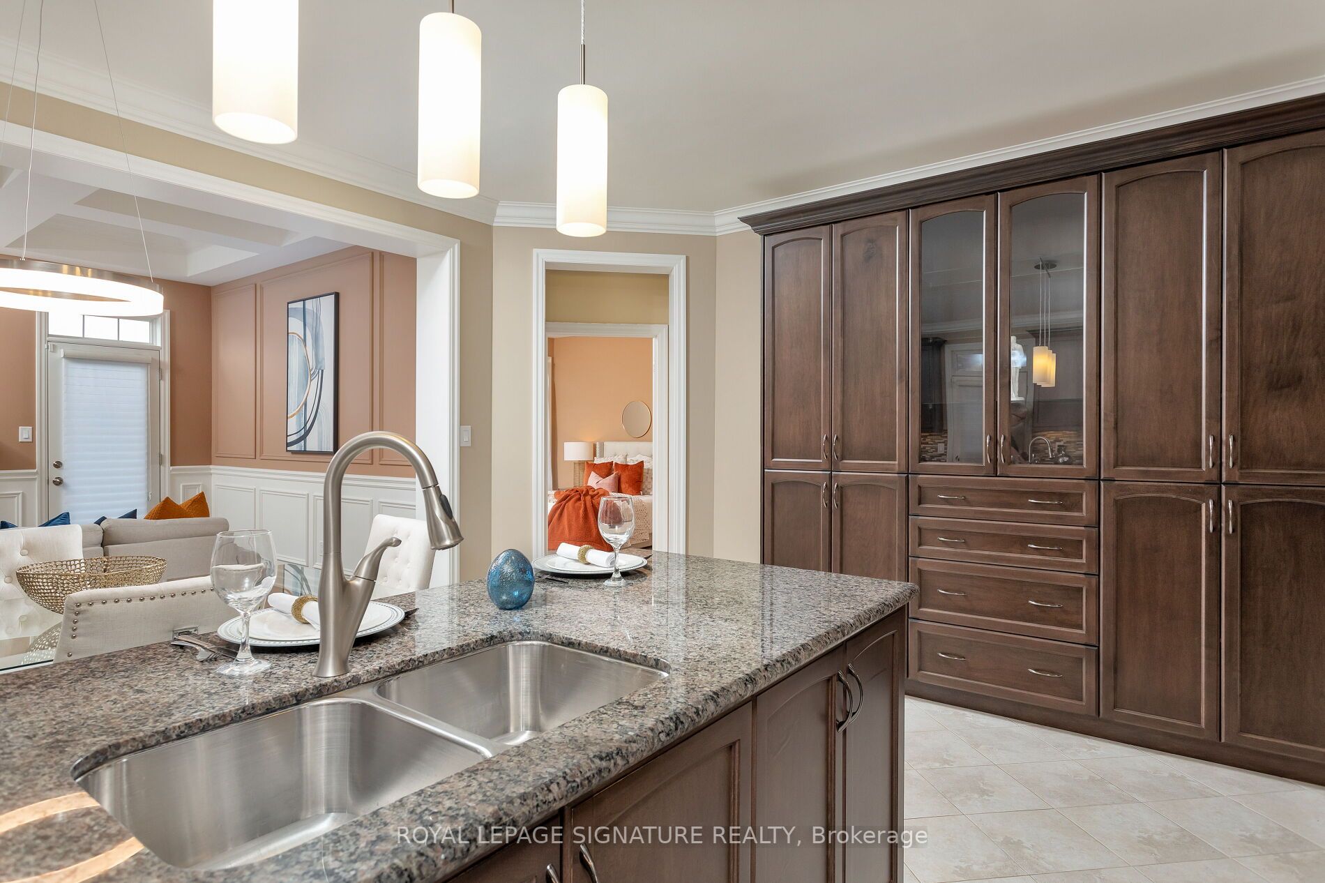 12 Valley Point Cres