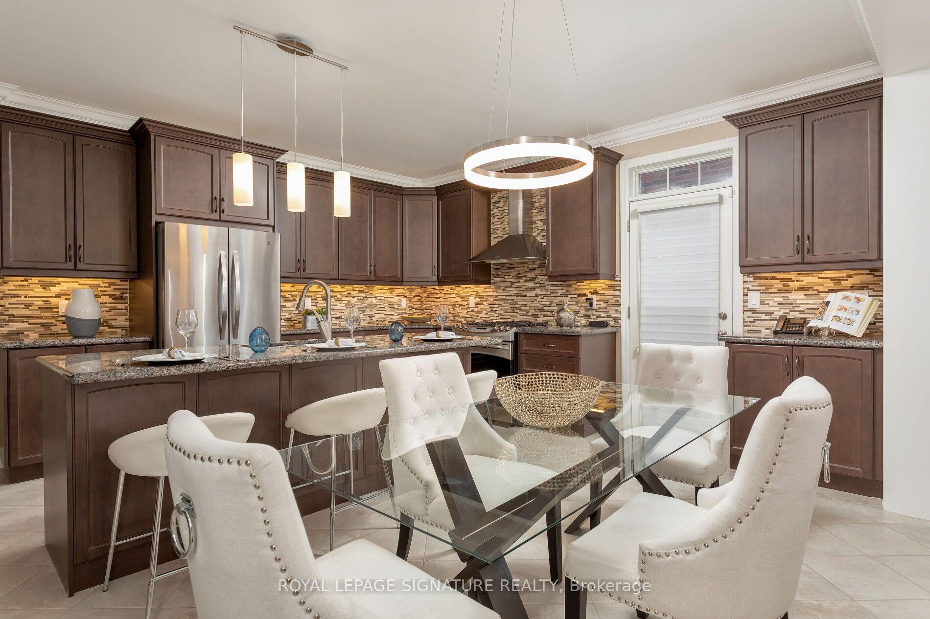 12 Valley Point Cres