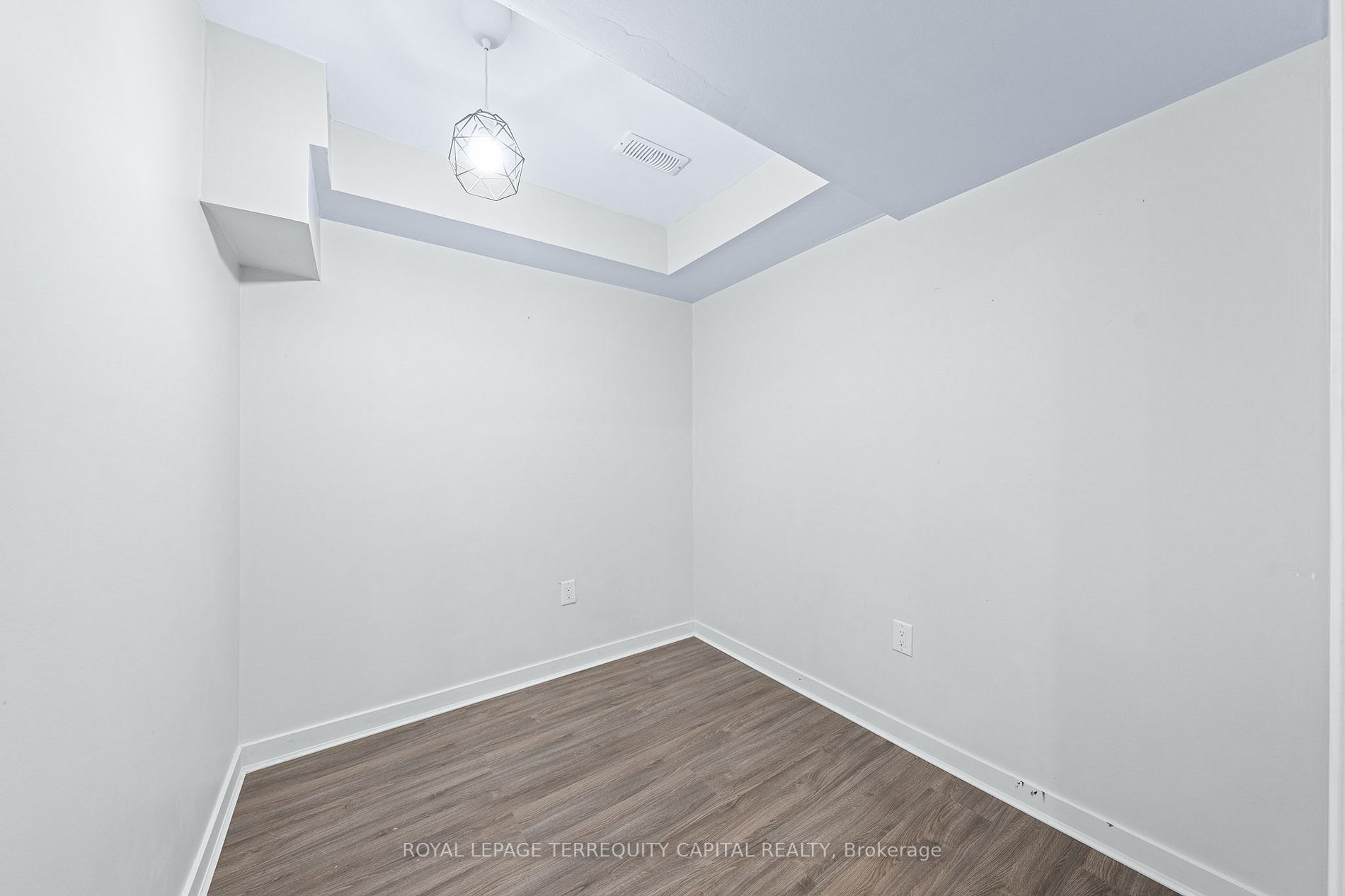 61 Long St