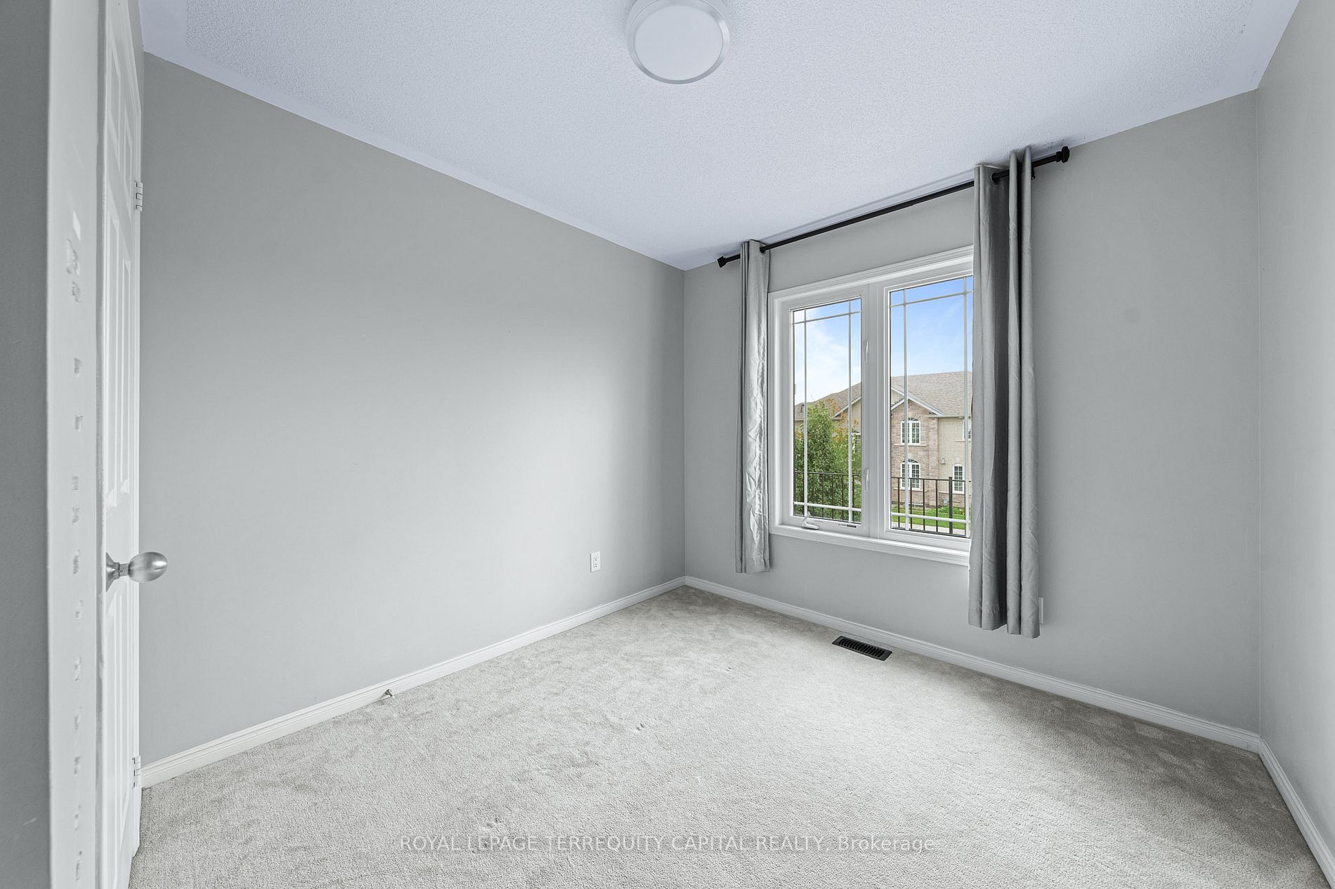 61 Long St
