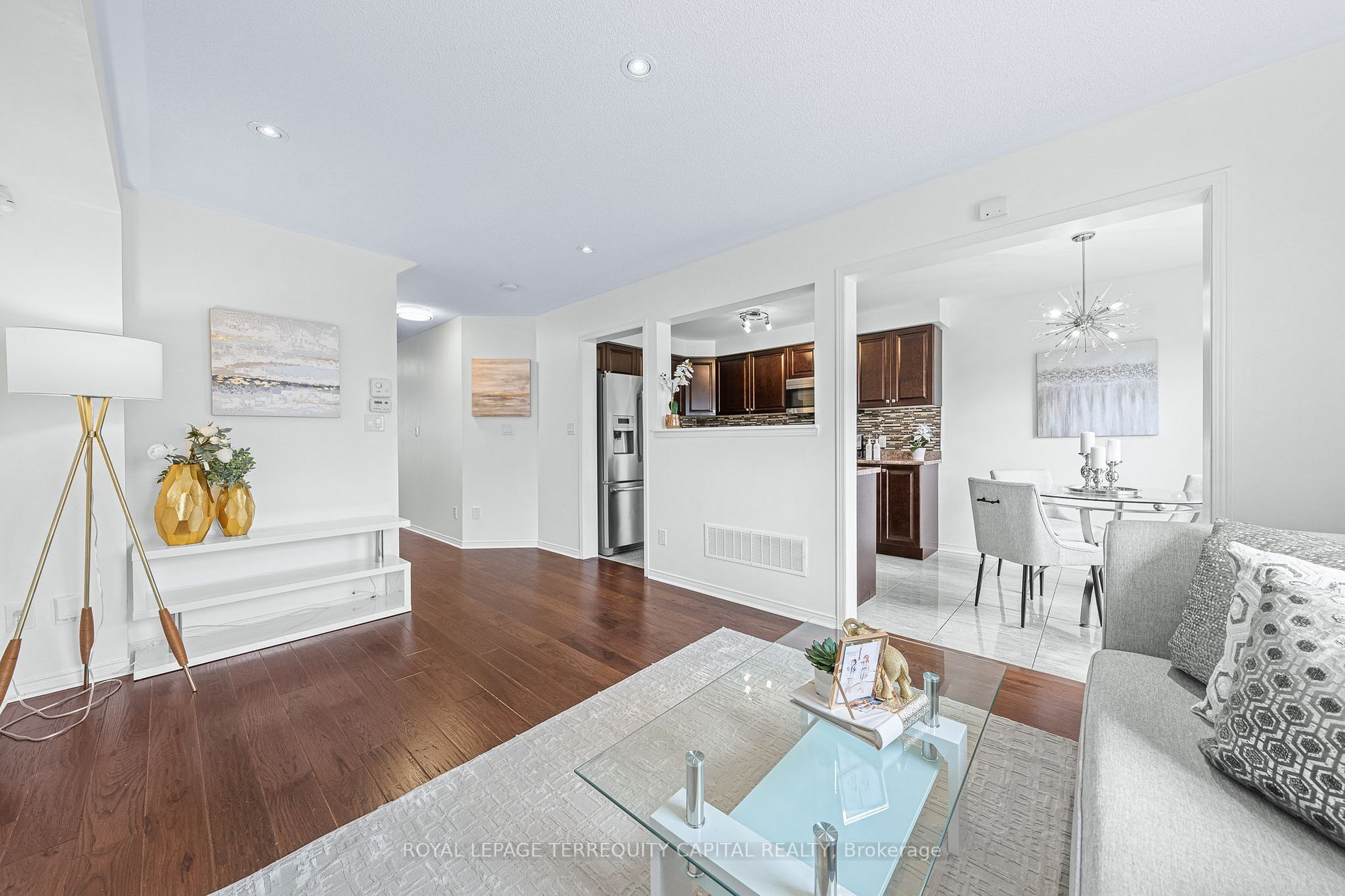 61 Long St