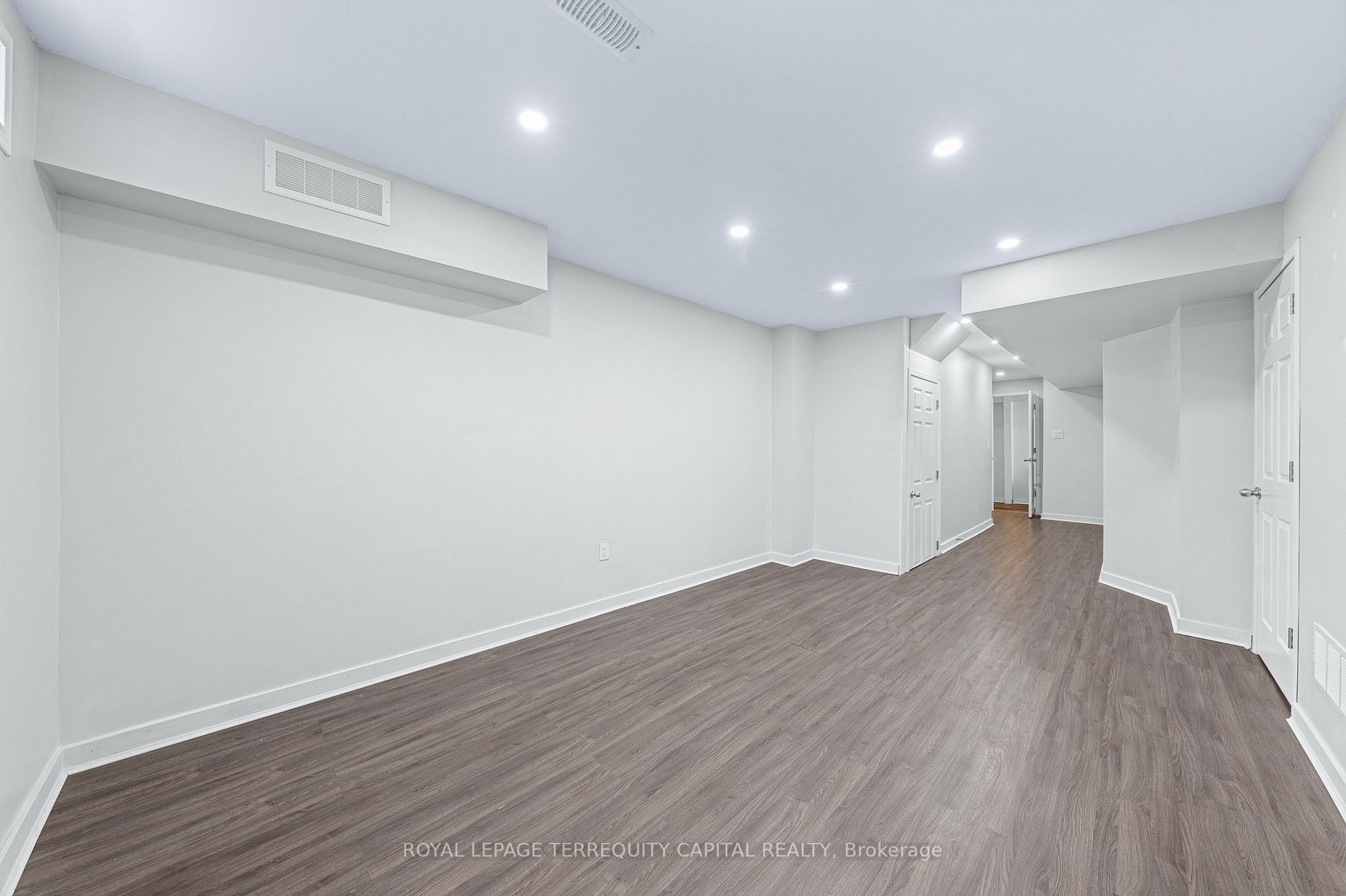 61 Long St