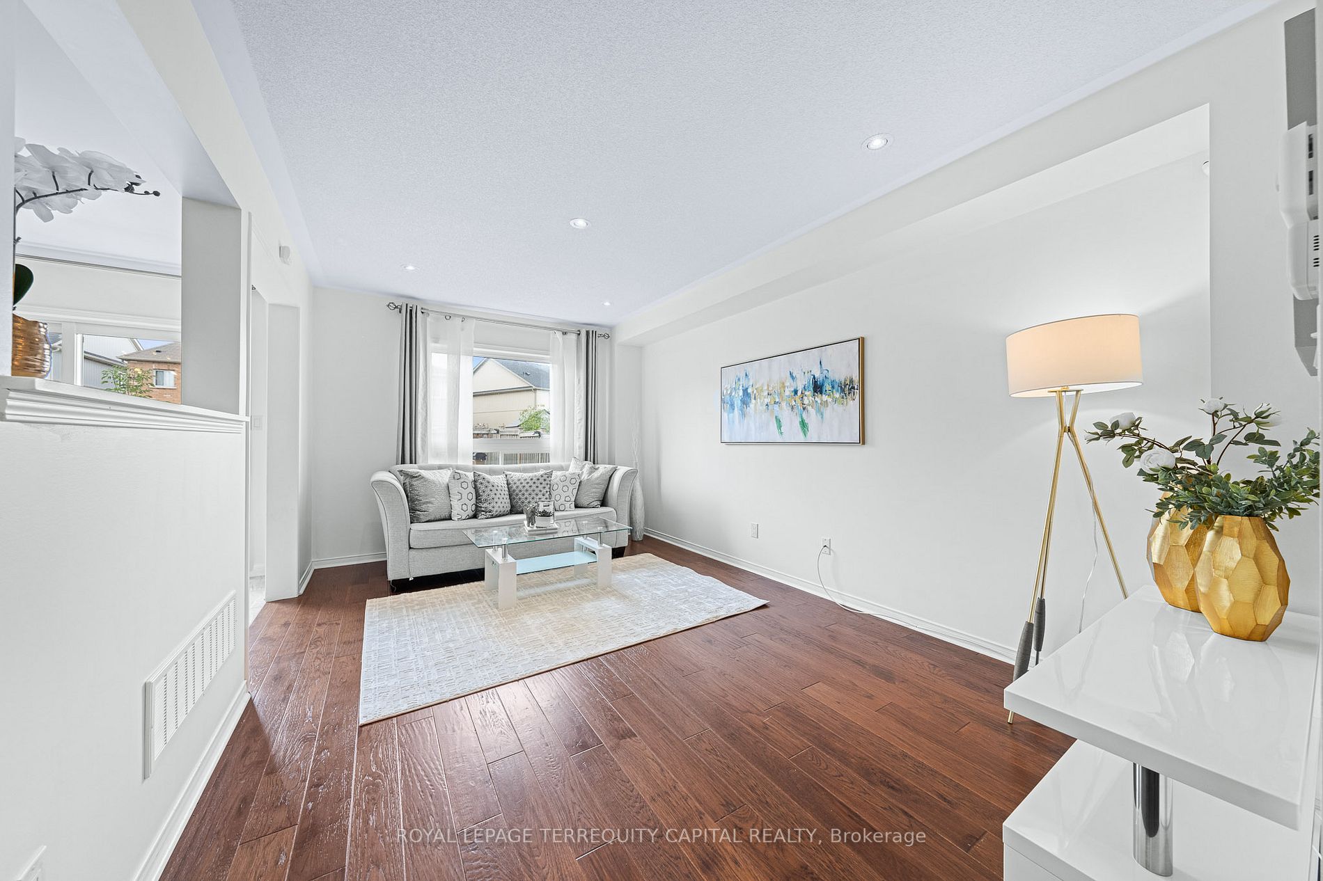 61 Long St
