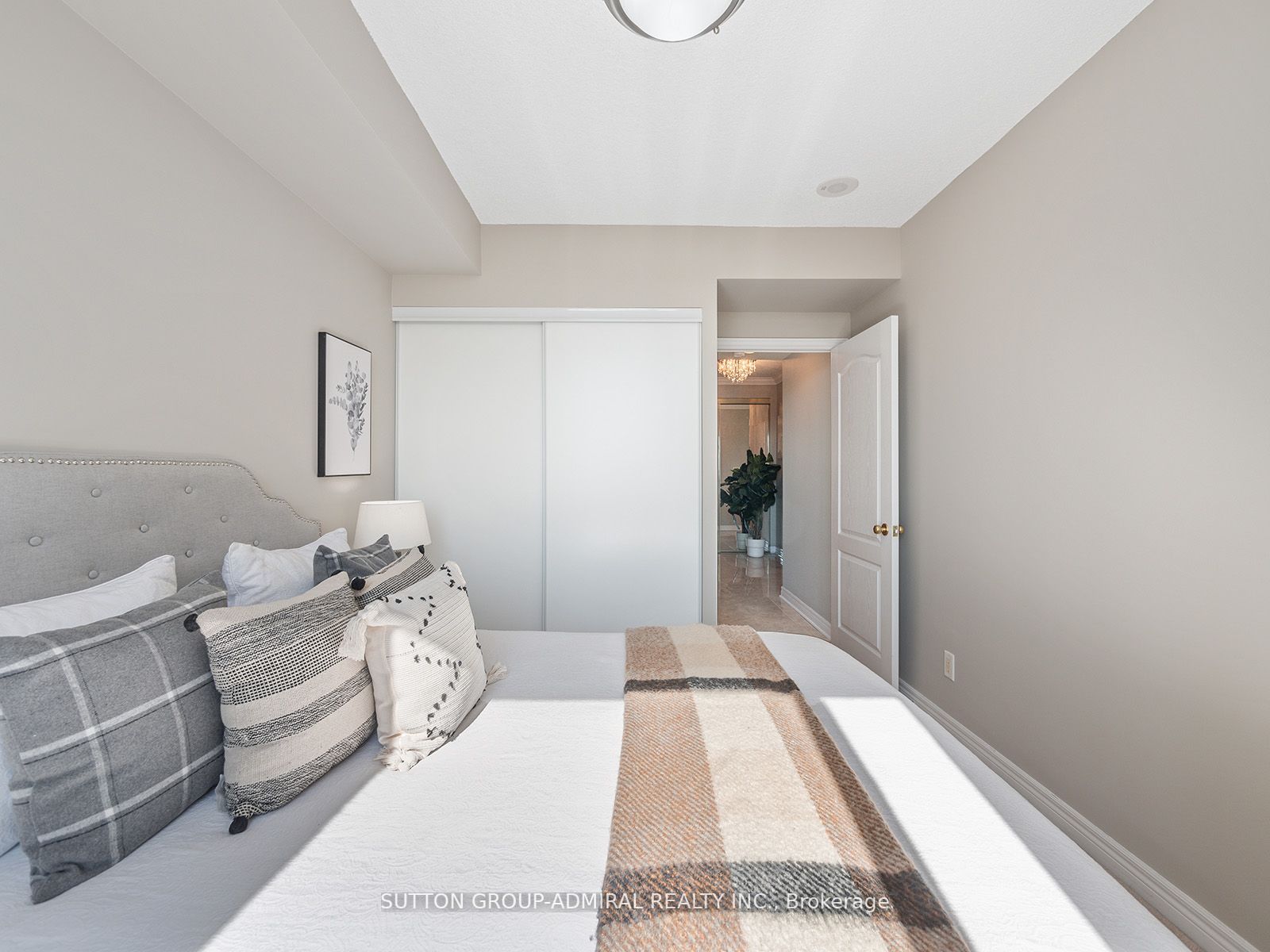 100 Promenade Circ, #801