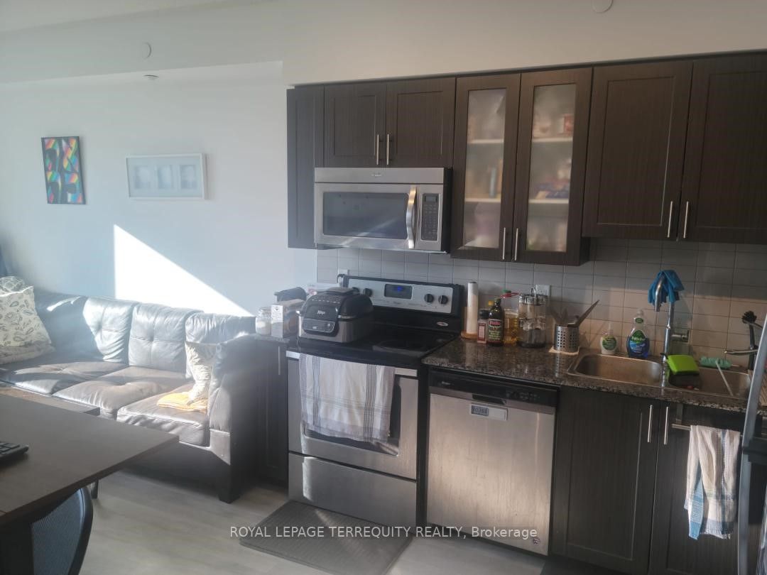 7900 Bathurst St, #817