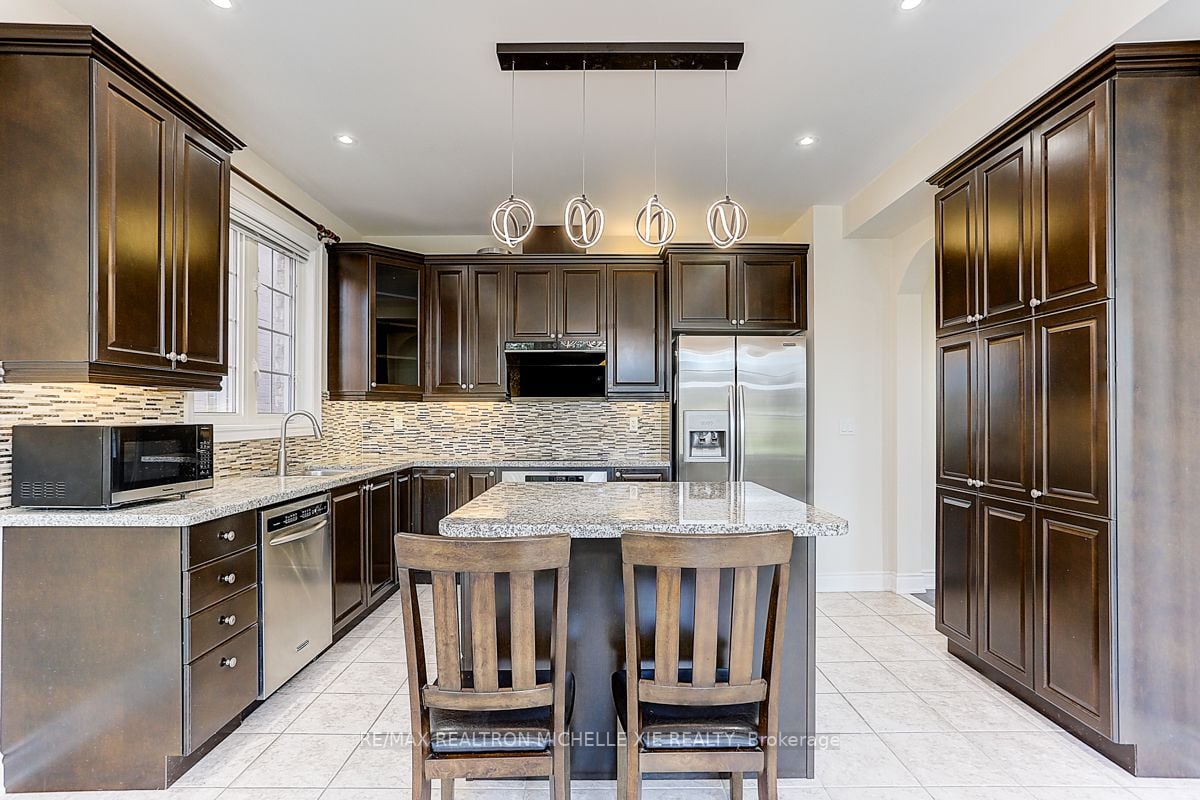 42 Dimarino Dr