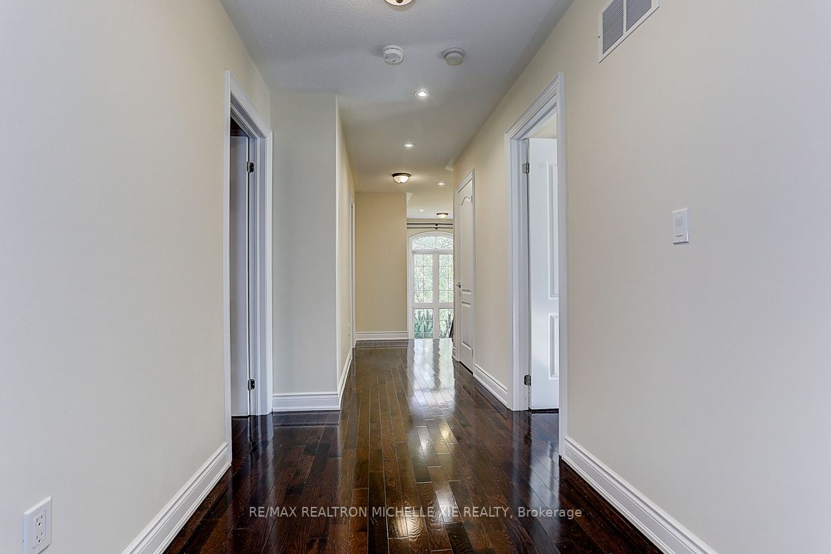 42 Dimarino Dr