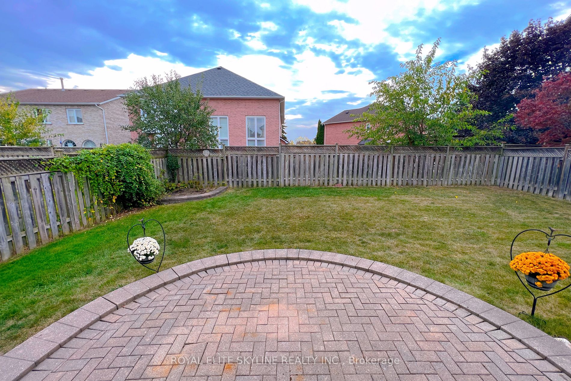 144 Manhattan Dr