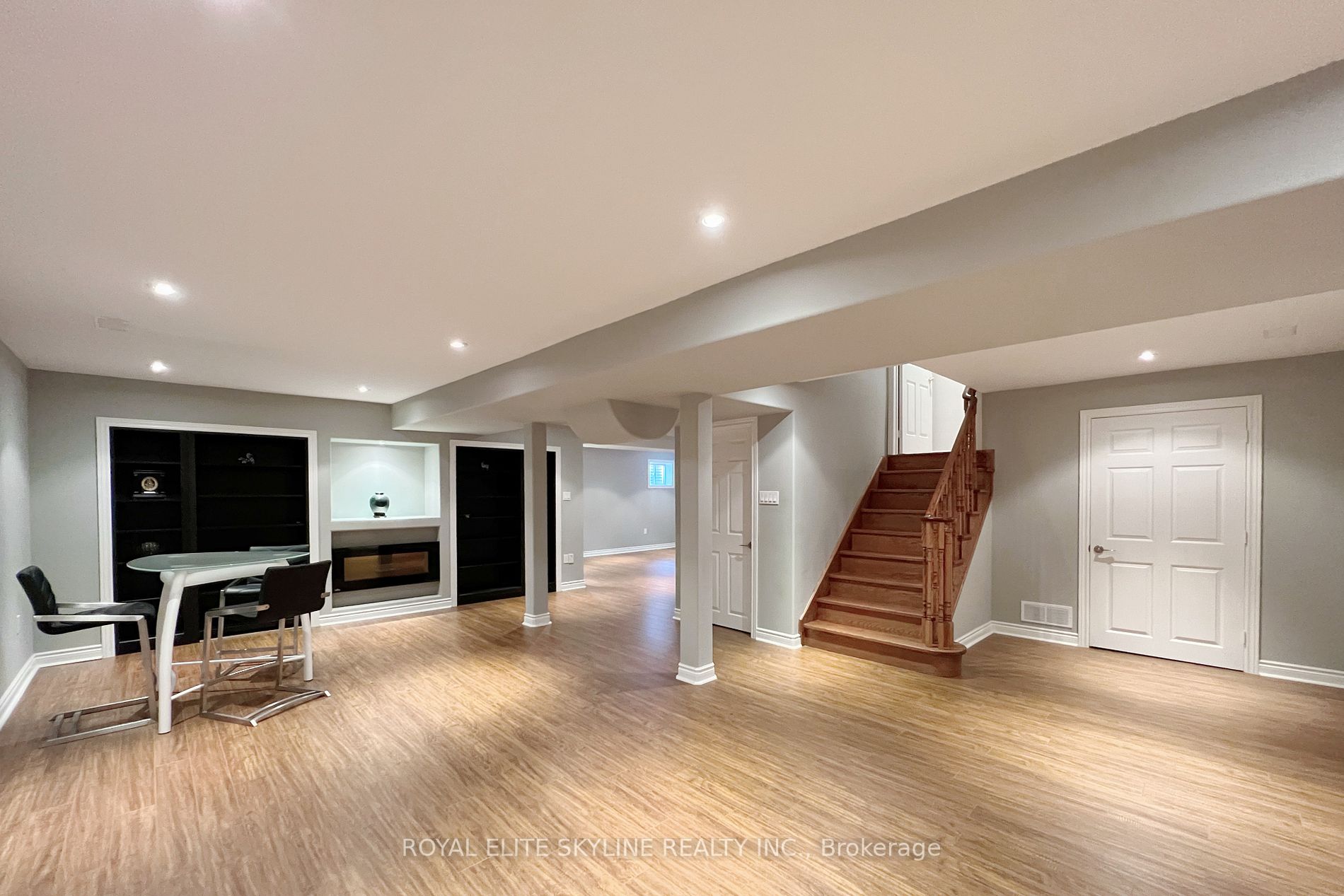 144 Manhattan Dr