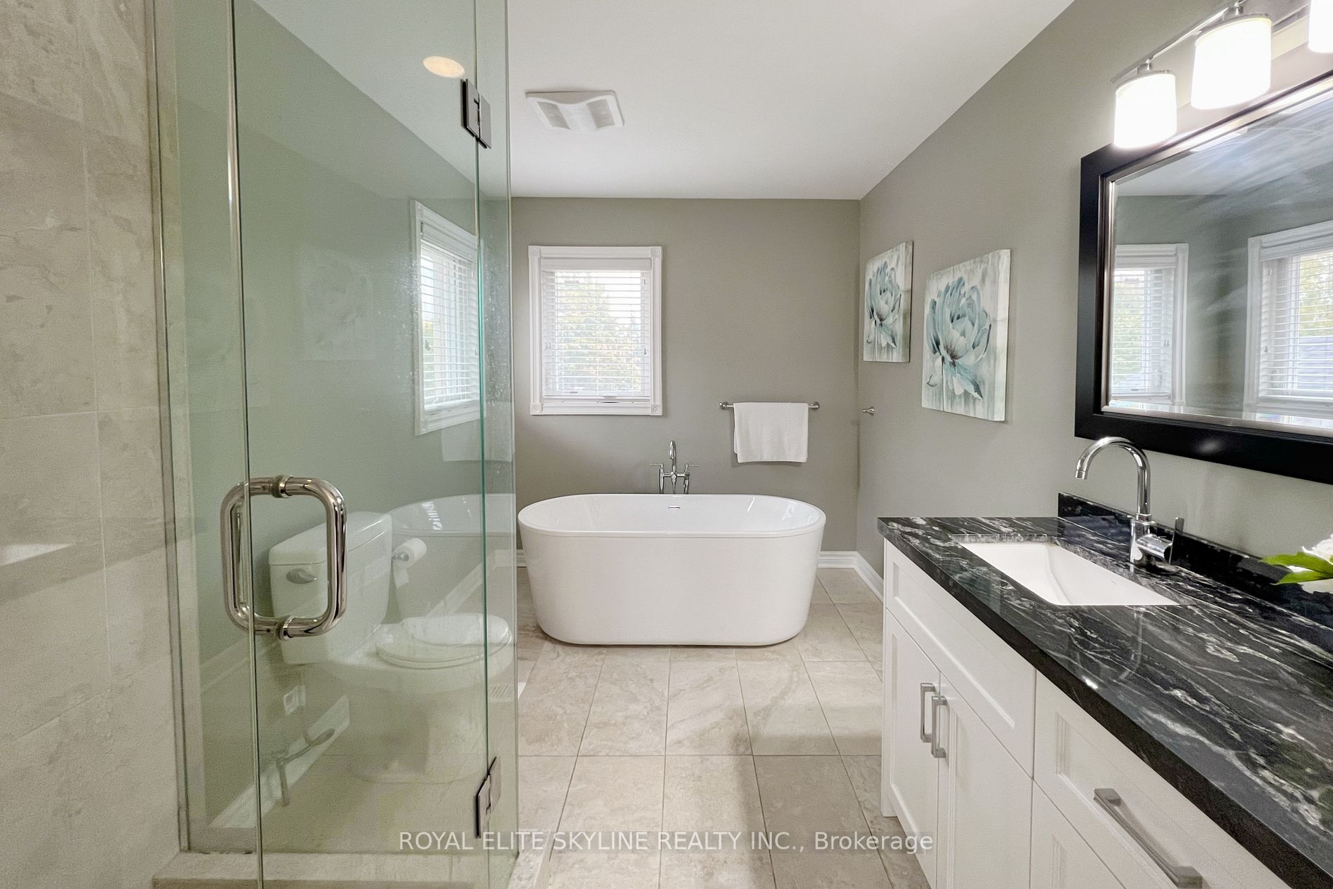 144 Manhattan Dr