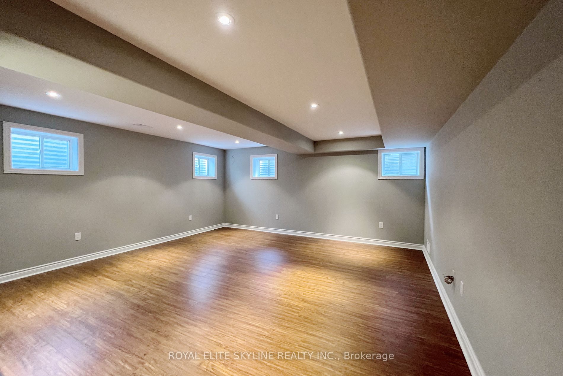 144 Manhattan Dr
