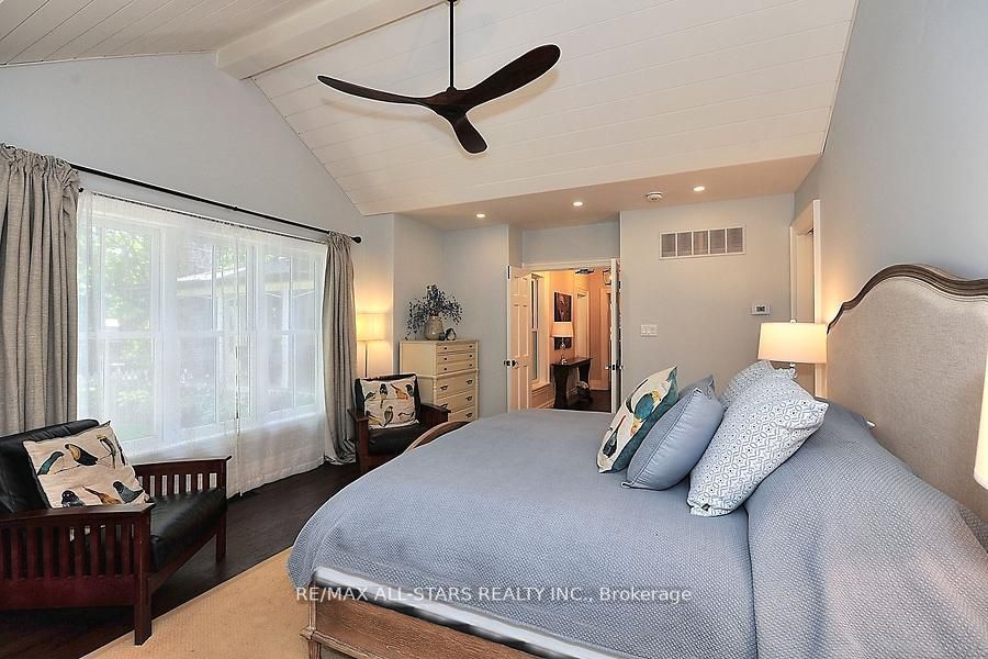 60 Meadowbrook Lane