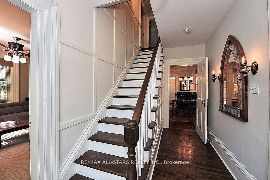 60 Meadowbrook Lane