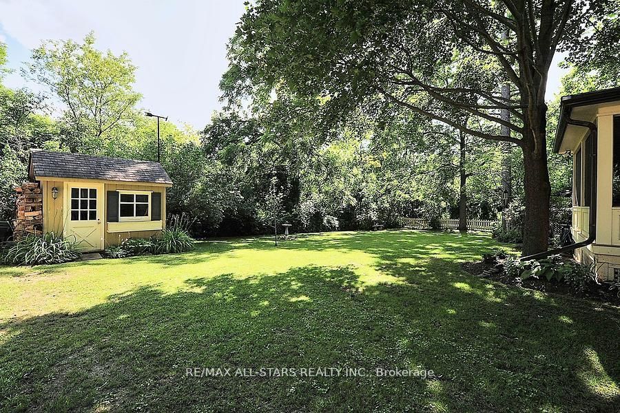 60 Meadowbrook Lane
