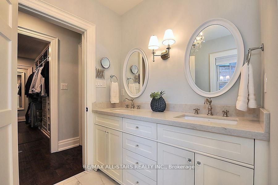 60 Meadowbrook Lane