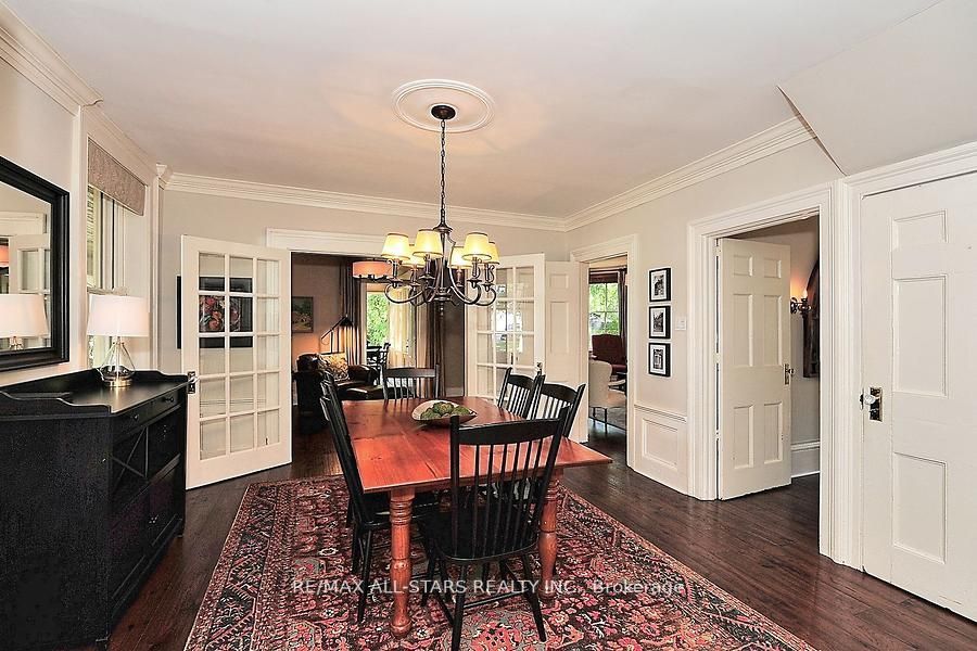 60 Meadowbrook Lane