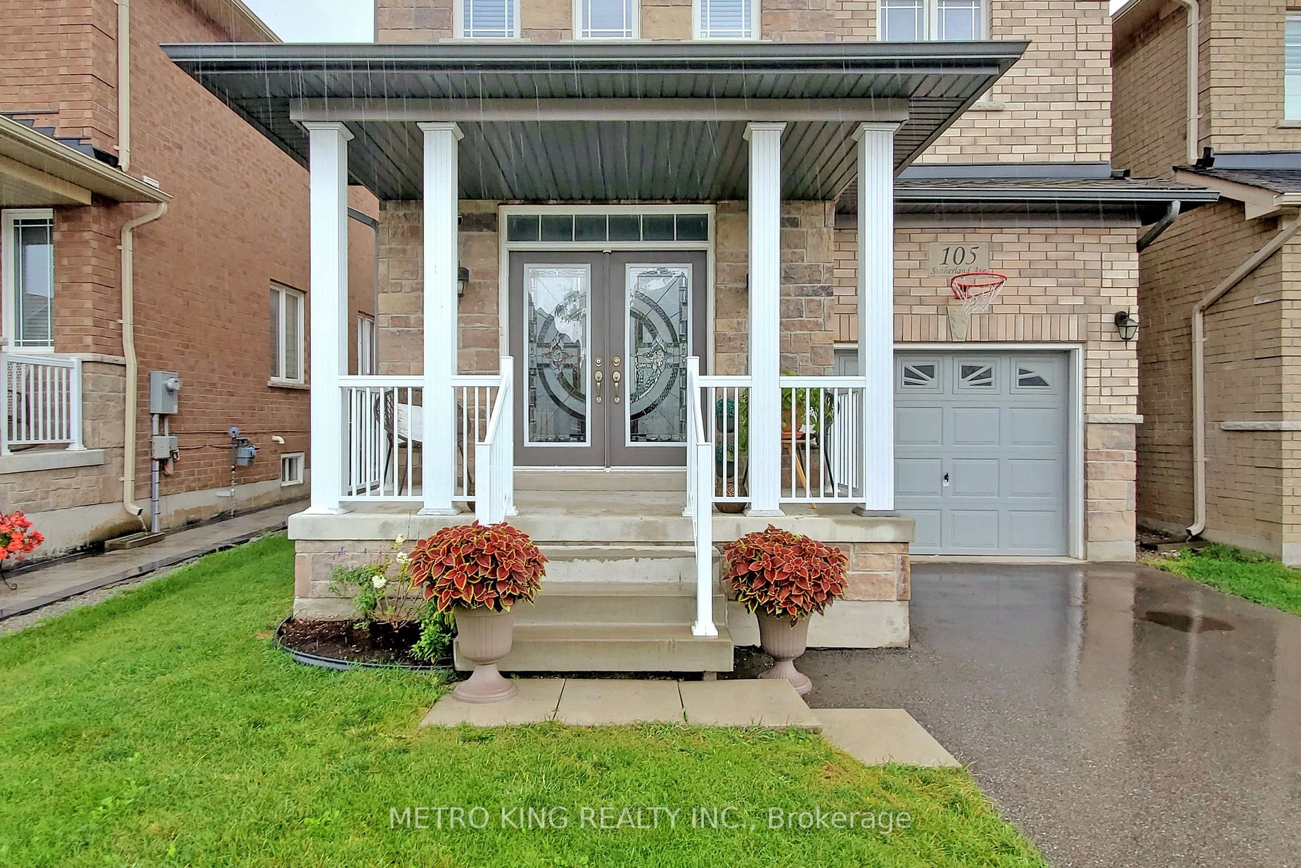 105 Sutherland Ave
