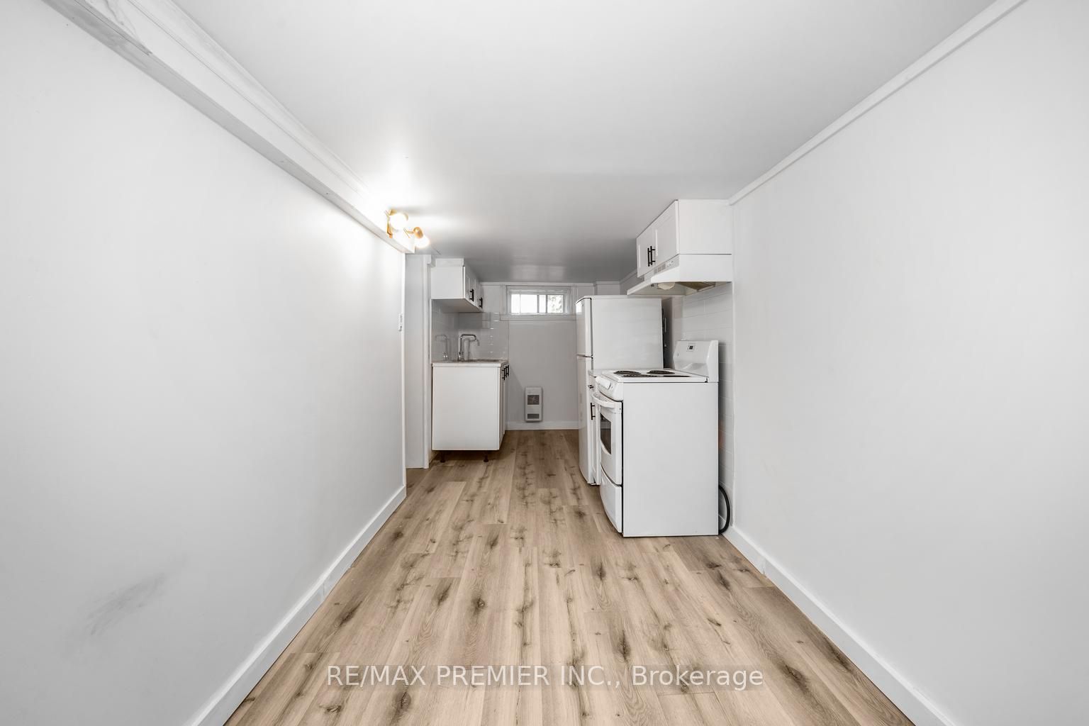 10128 Keele St