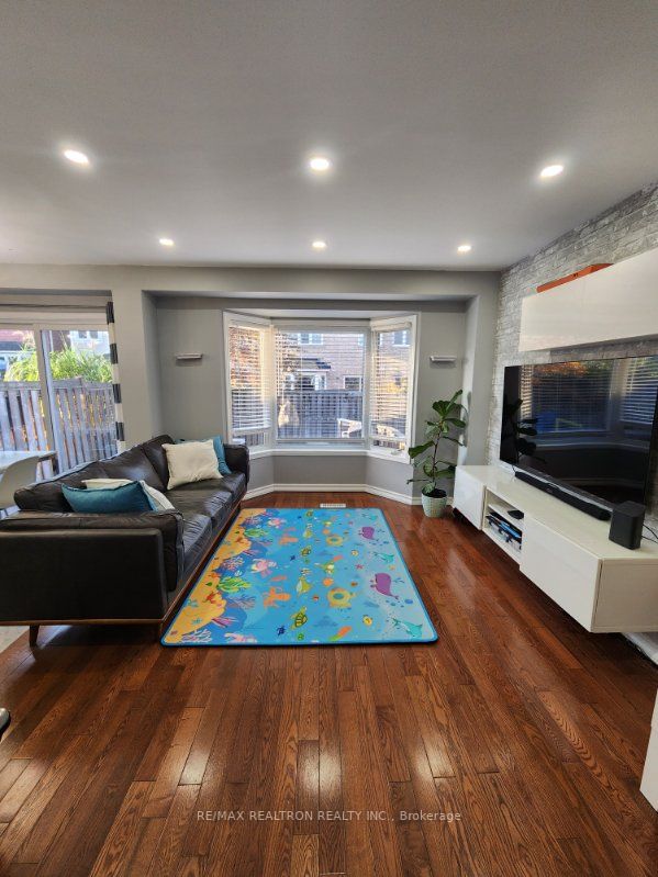 24 Richard Underhill Ave