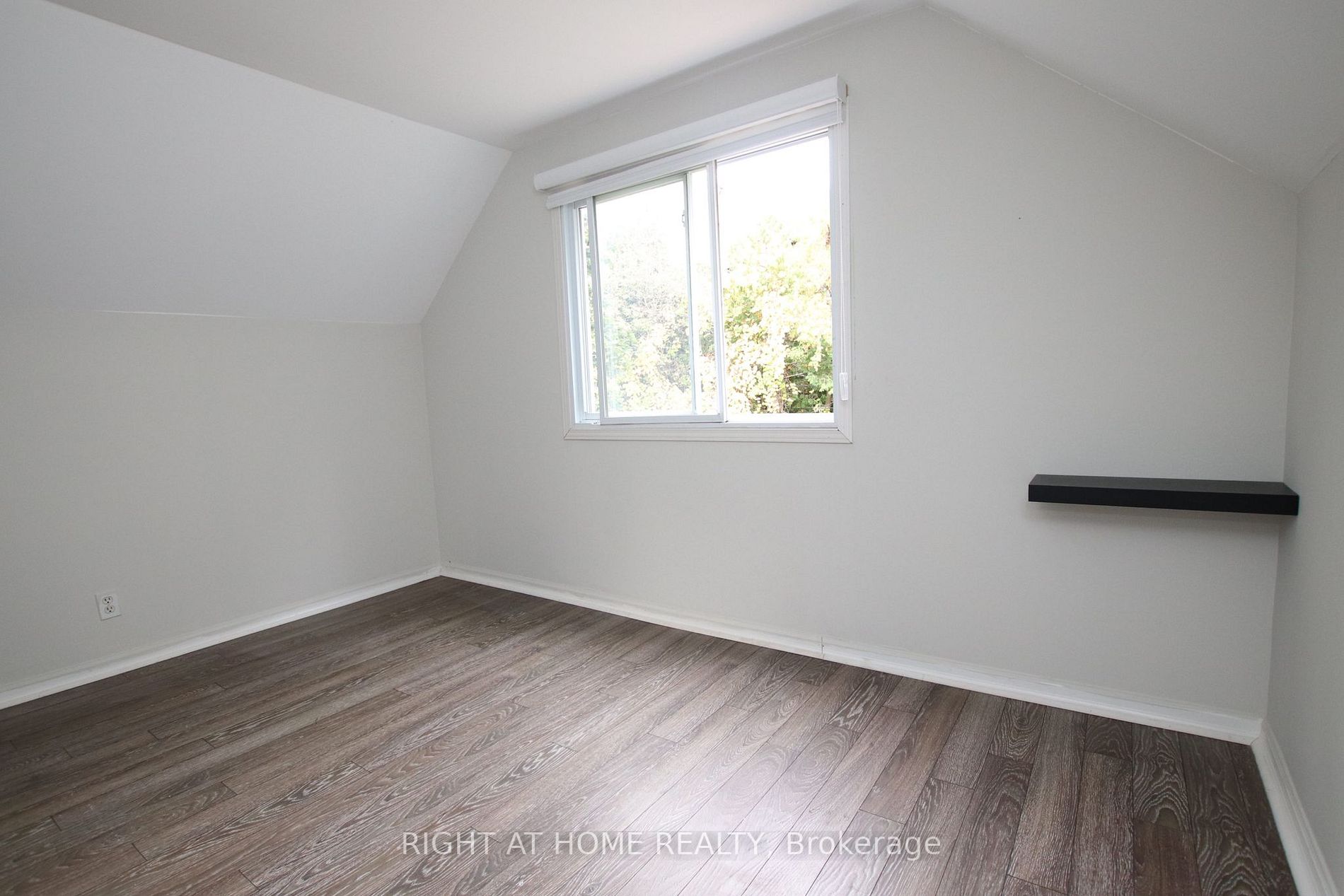 265 Andrew St