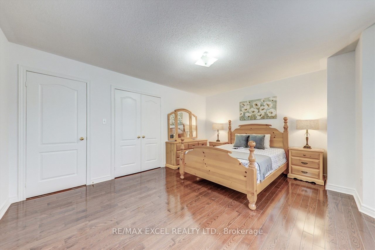 563 Highglen Ave