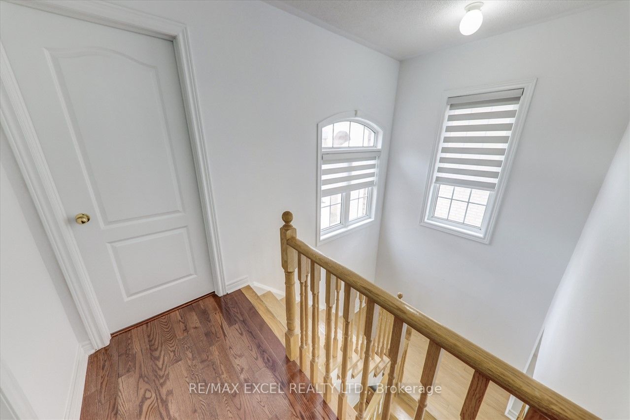 563 Highglen Ave