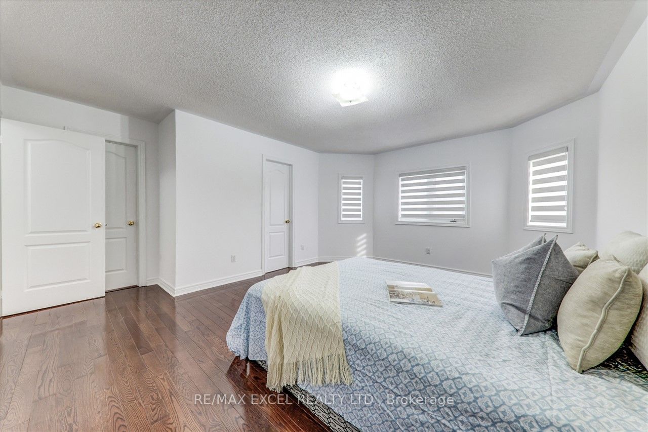 563 Highglen Ave