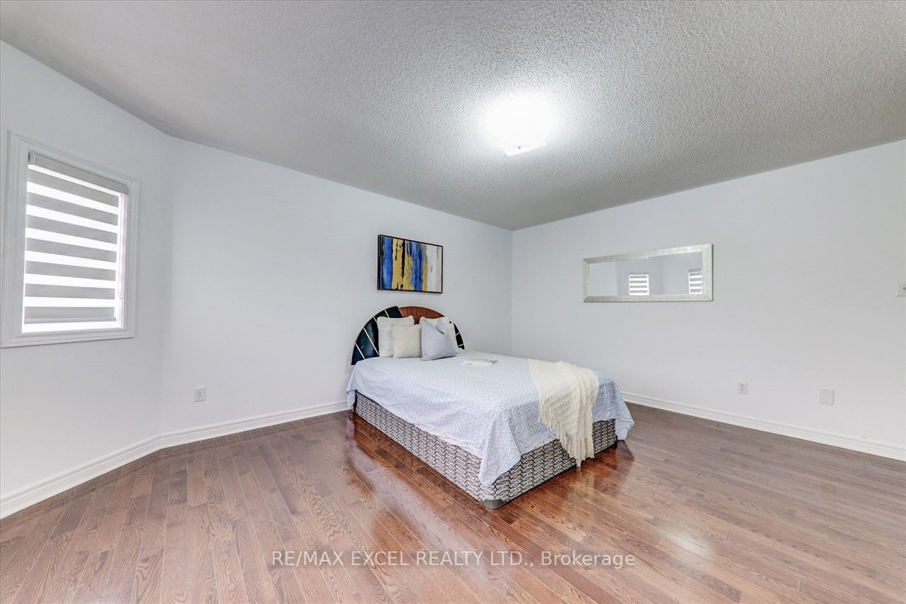 563 Highglen Ave