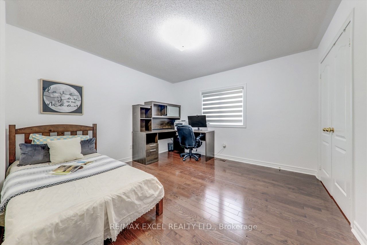 563 Highglen Ave
