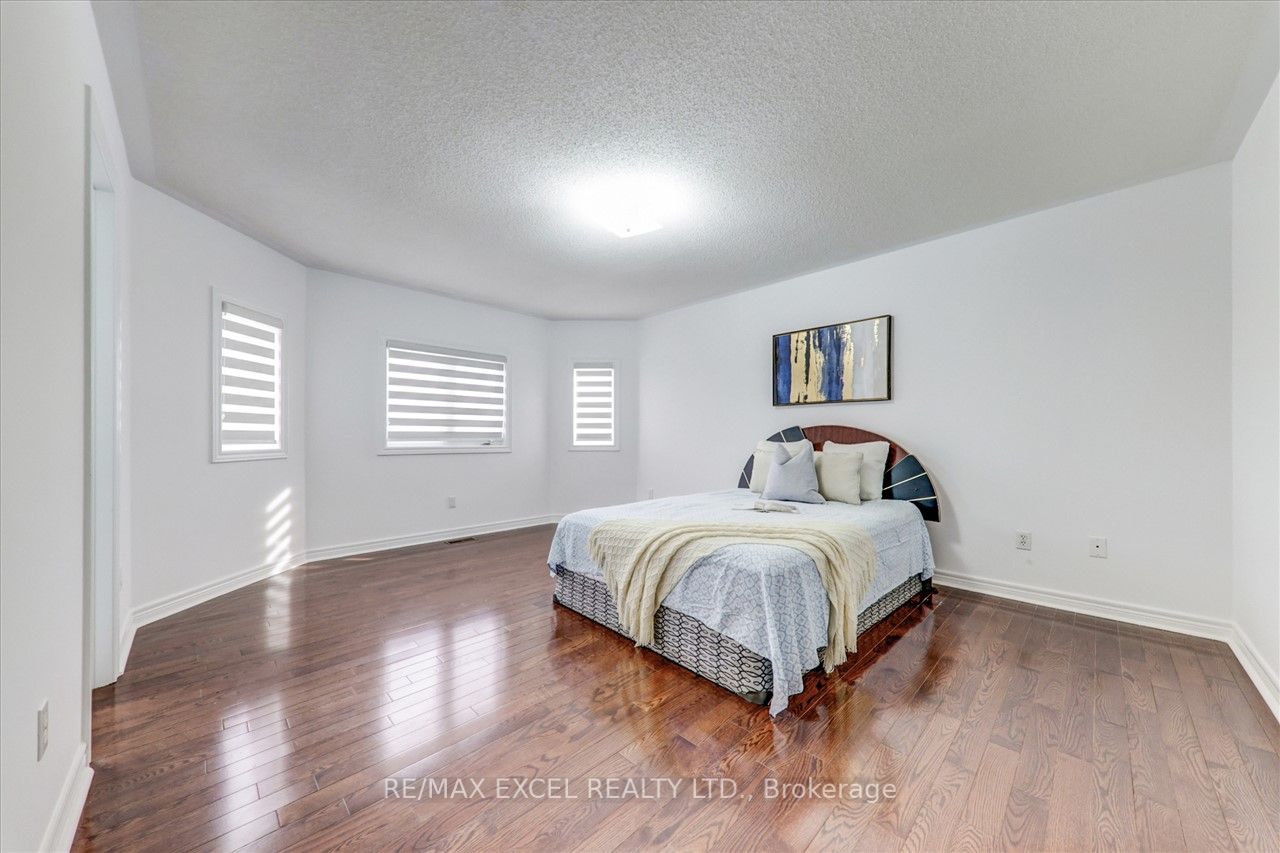 563 Highglen Ave
