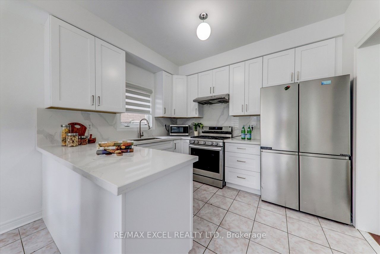 563 Highglen Ave